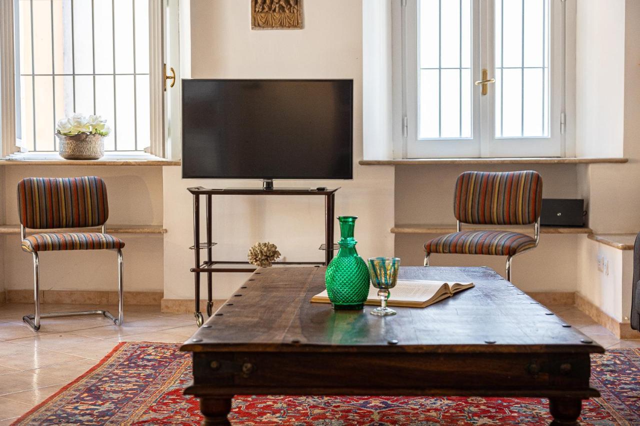 Amazing Historical Apartment - Jewish Ghetto Рим Экстерьер фото